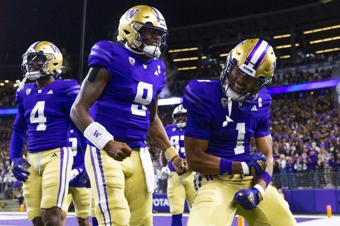 2014 Washington Huskies uniforms whiteout