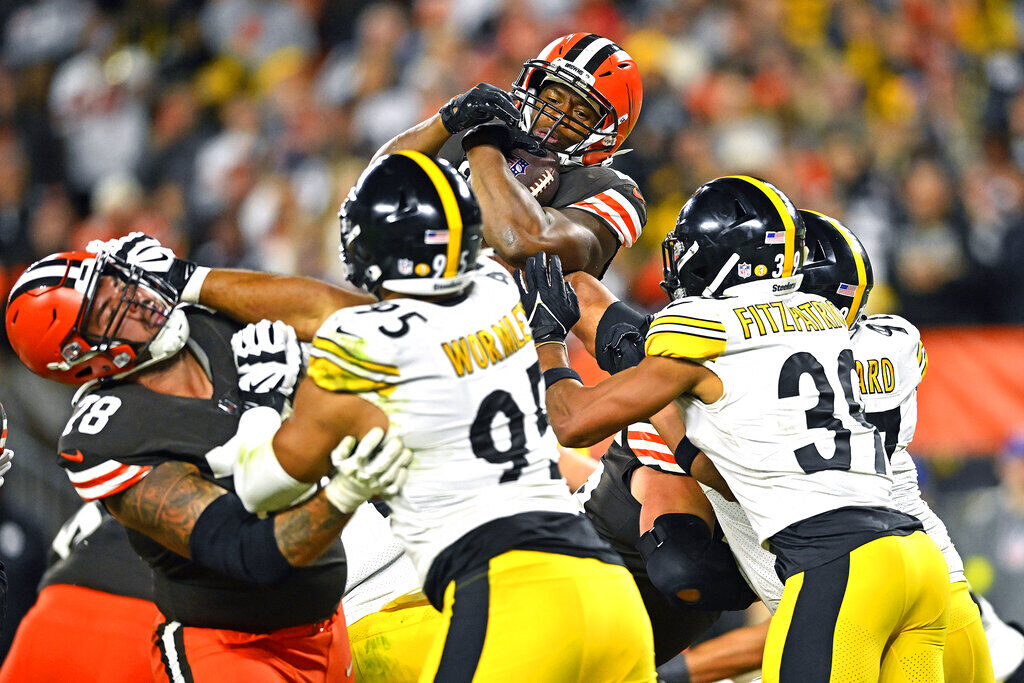 Nick Chubb running over Pittsburgh Steelers MAGNET - Cleveland