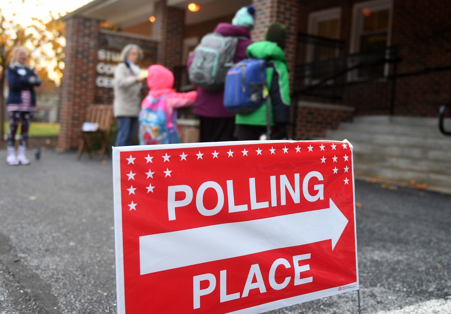 how to organize your stuff canvassing