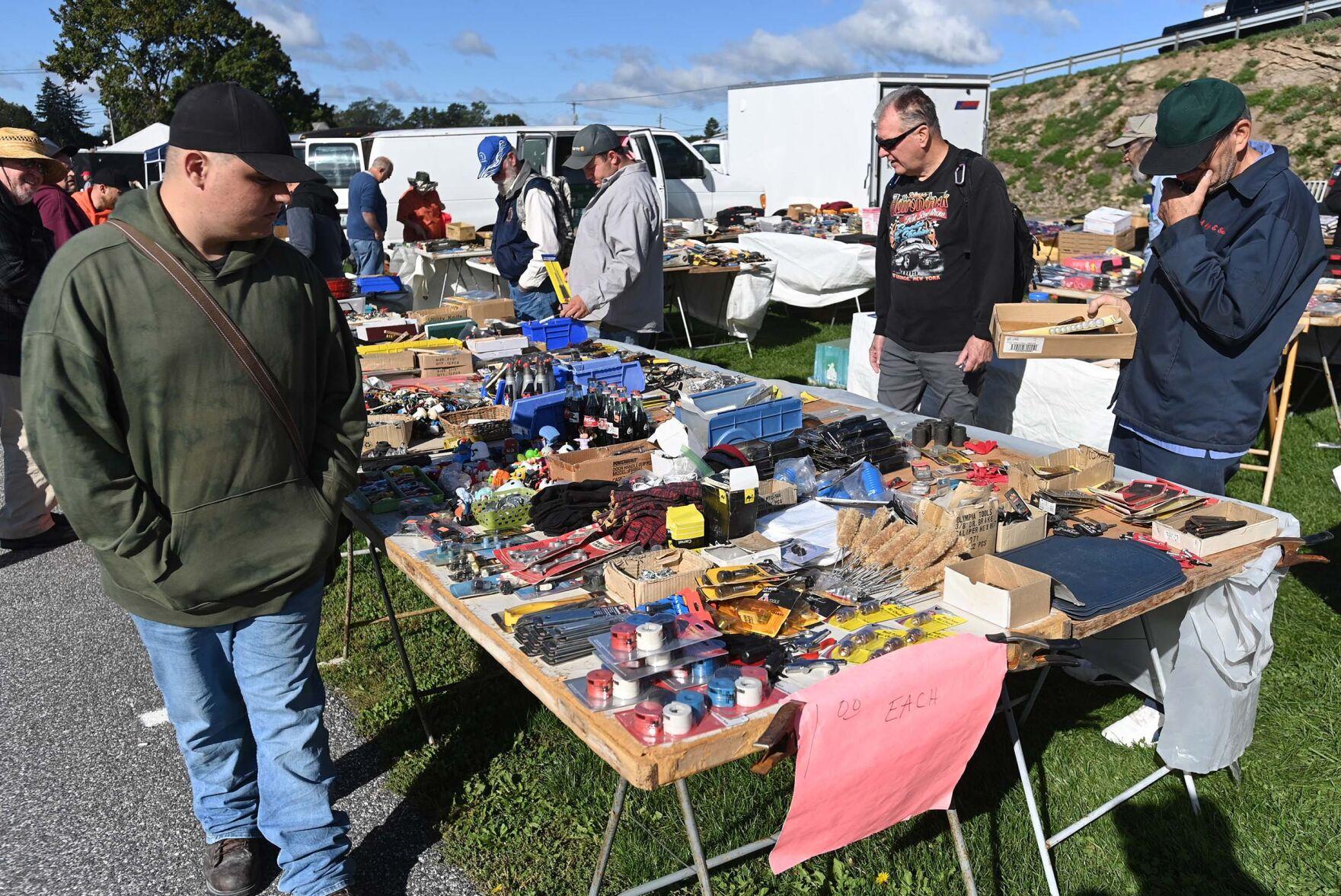 Photos 2022 Fall Carlisle Collector Car Flea Market, Corral & Auction