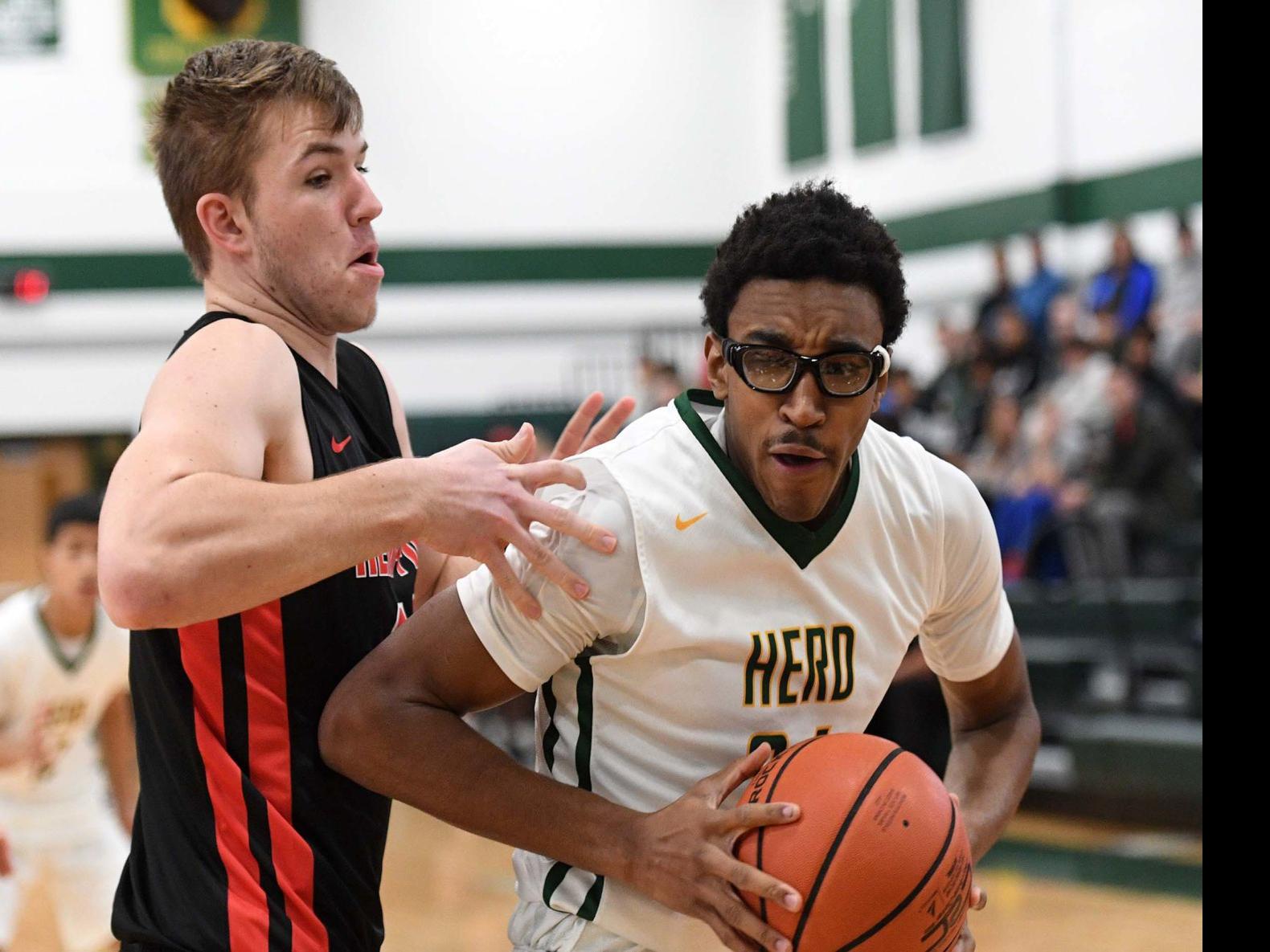 Hs Boys Basketball Behind James Barlow S Defense Carlisle