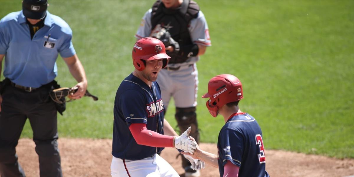 Senators Fall in Home Finale, Curve Win 8-4