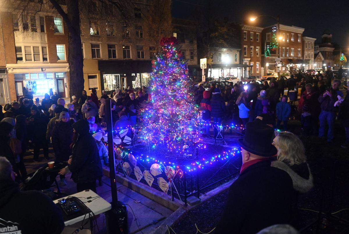 Mechanicsburg Pa 2022 Christmas Parade Christmas Bounces Back In Mechanicsburg With Traditional Tree-Lighting  Ceremony | The Sentinel: News | Cumberlink.com