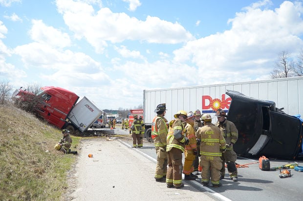 Two Dead In I 81 Crash Traffic Backed Up For Hours The Sentinel