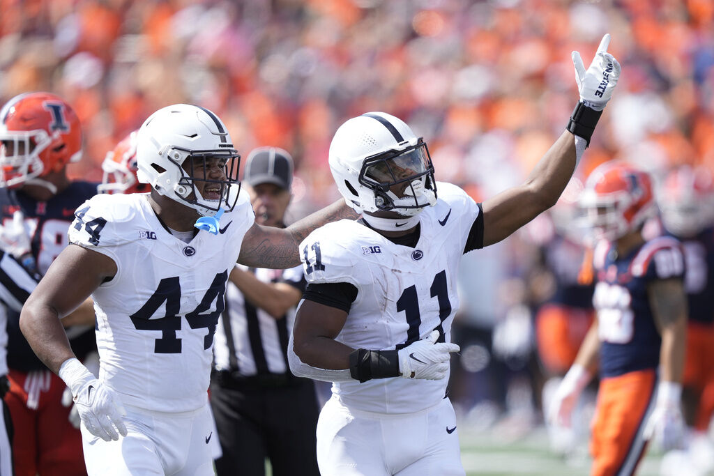 Clothes Call: Penn State hockey unveils uniforms - Big Ten Network