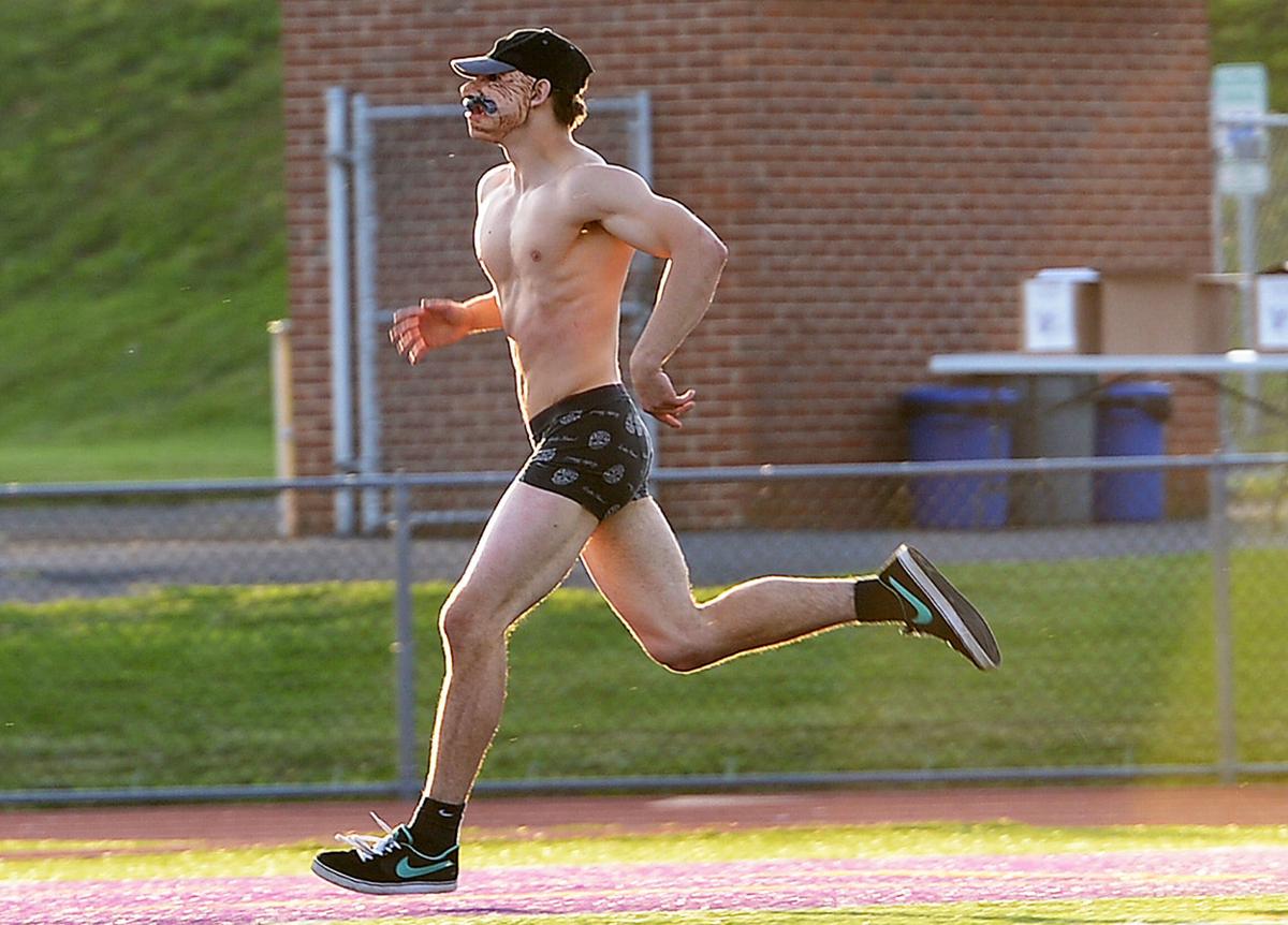 060715-sntl-nws-Boiling-Springs-Streaker.1.jpg