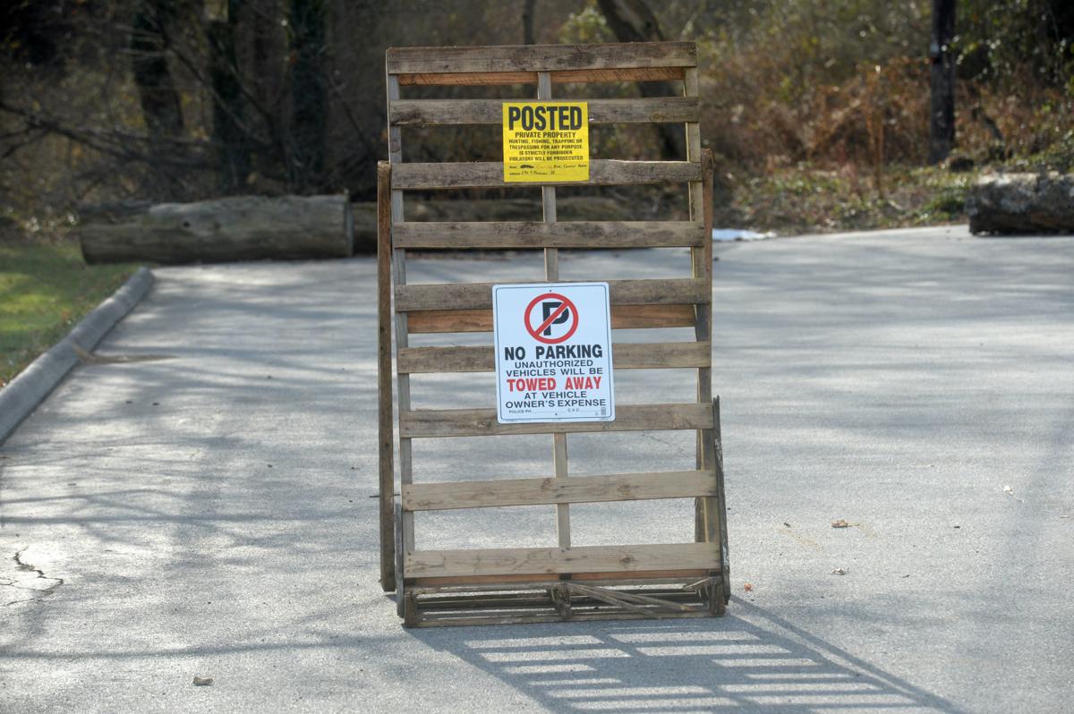 Ask Answered Makeshift Fence On West Ridge Street In Carlisle
