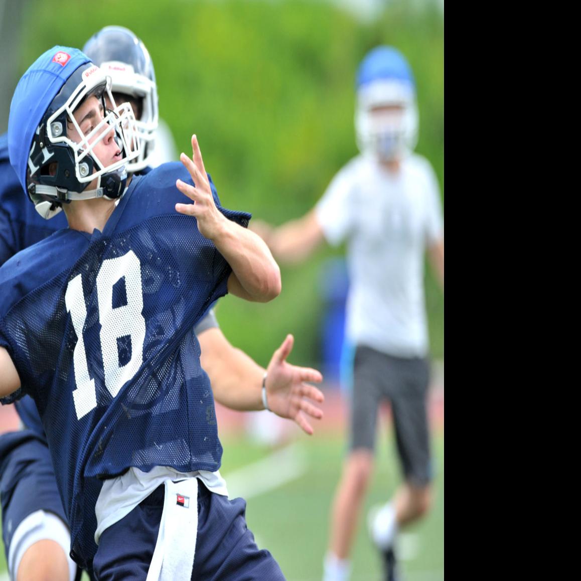Hs Football Greg Labine S Last Minute Td Pass To Max Delaye Helps