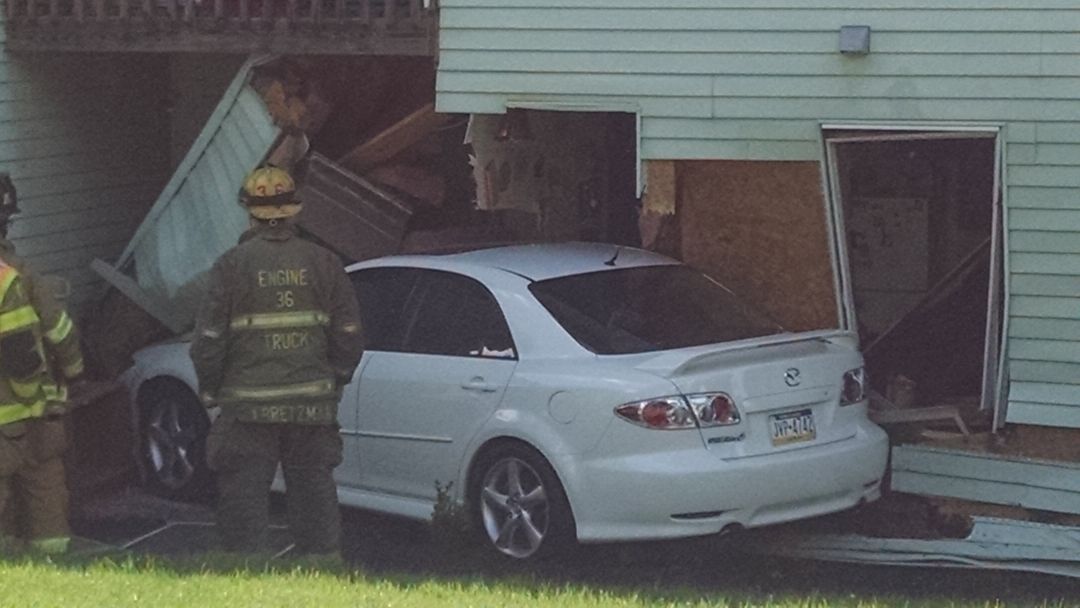 Four injured after car crashes into building in Mount Holly Springs