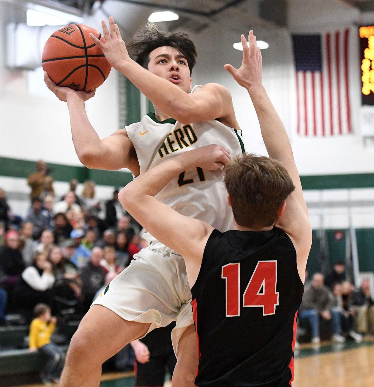 Hs Boys Basketball Behind James Barlow S Defense Carlisle