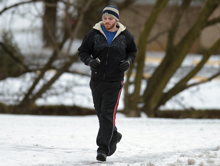 winter jogging outfit