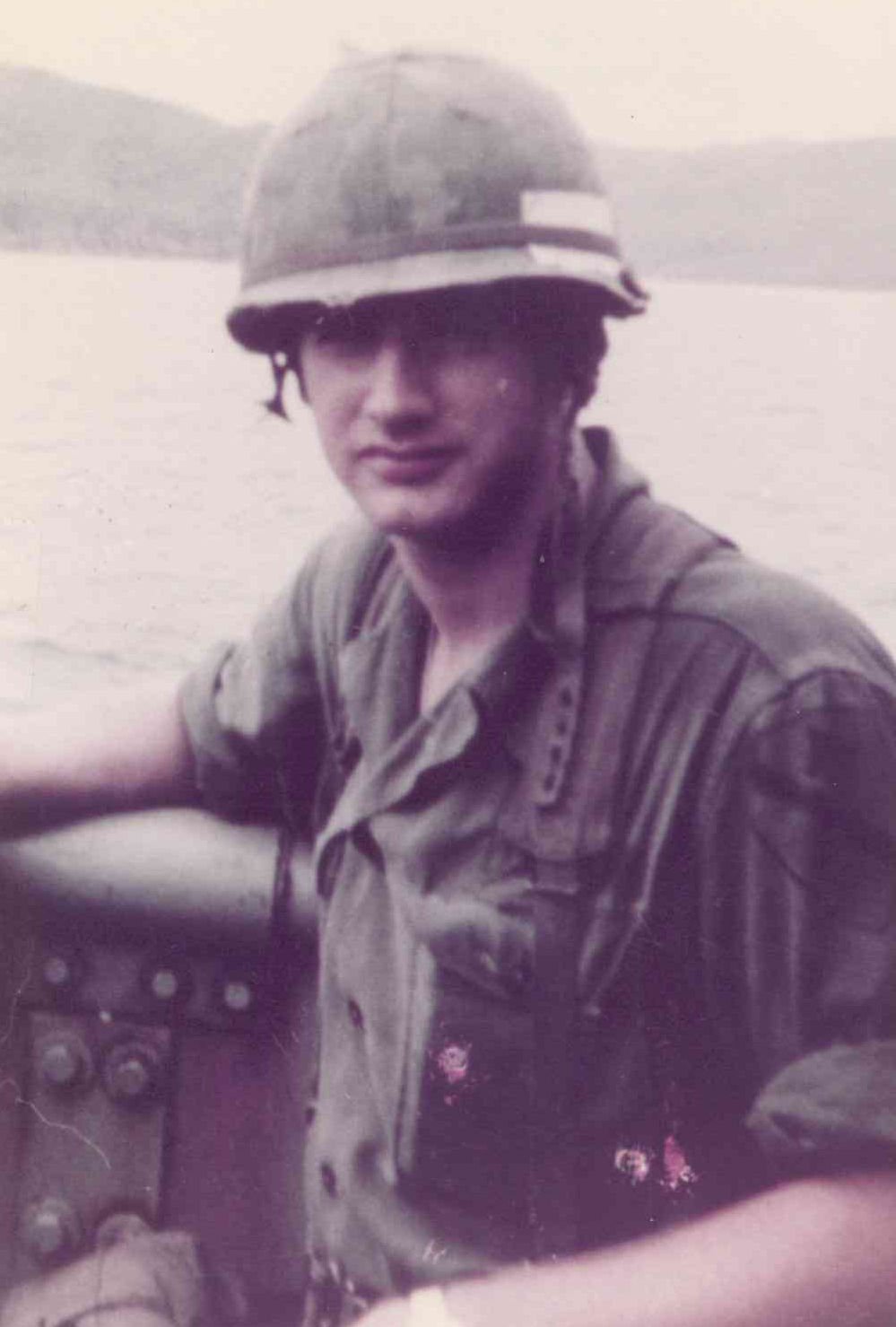 Looking Back Voices Of Service Vietnam History - 