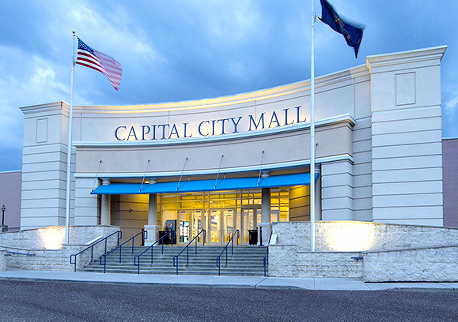 Cumberland hotsell mall hollister