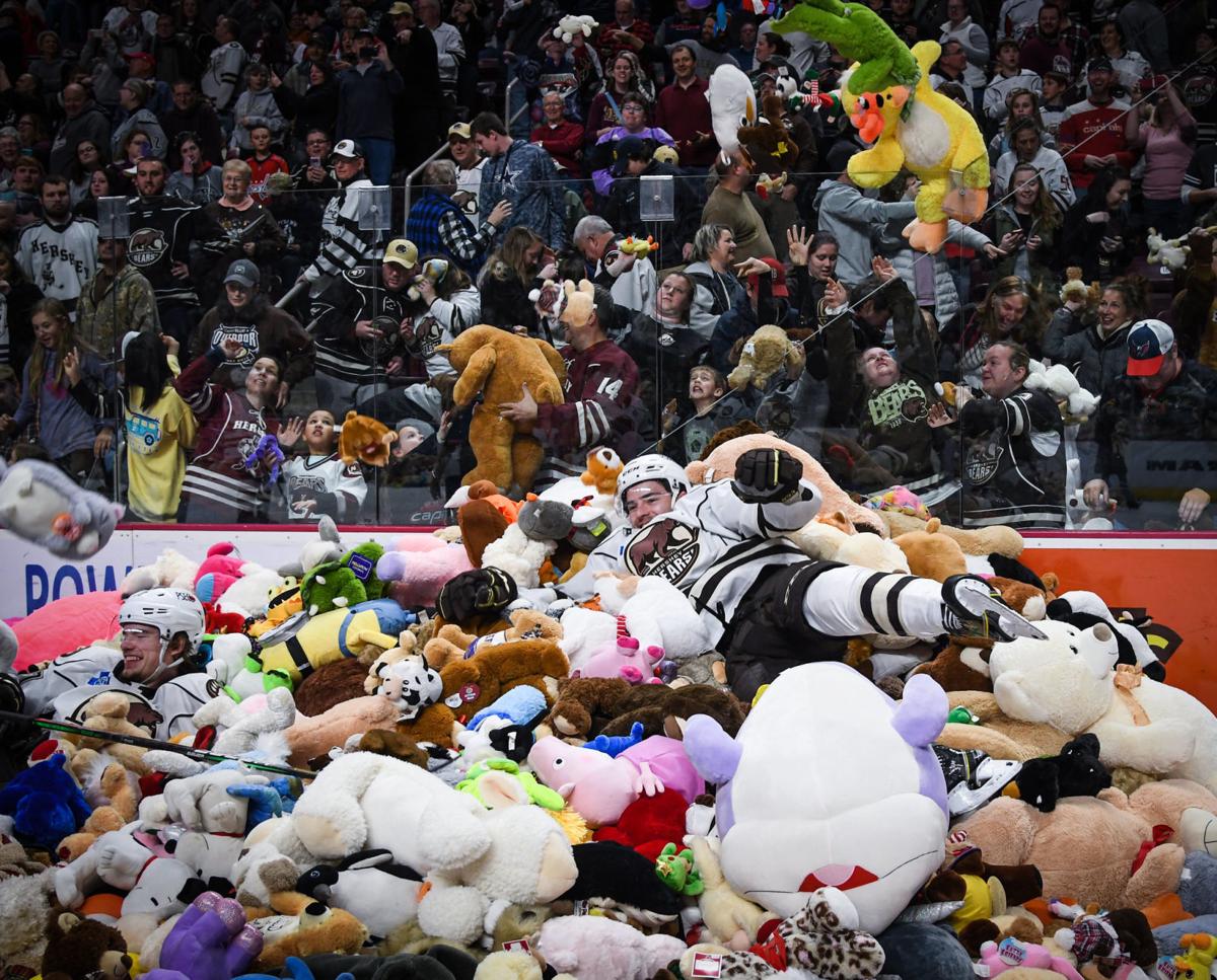 marlies teddy bear toss 2018