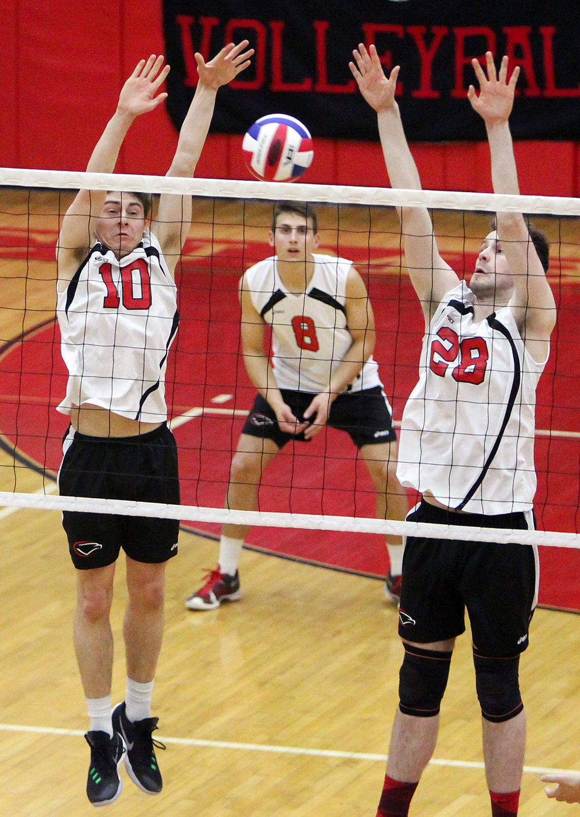 Cumberland Valley boys volleyball falls in measuringstick matchup to