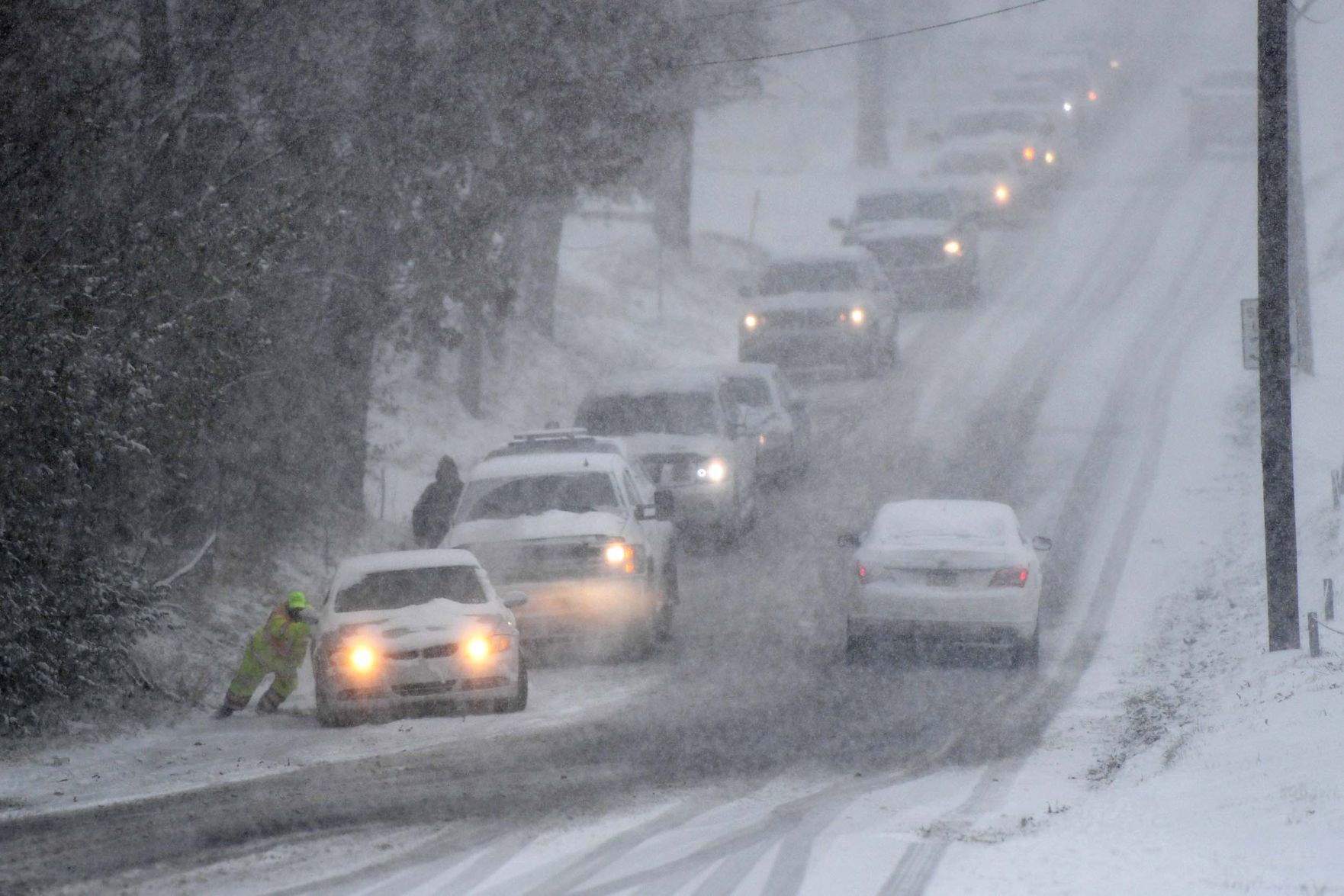 Fast Snow, Heavy Traffic Leads To Snarled Roadways In Midstate Thursday ...