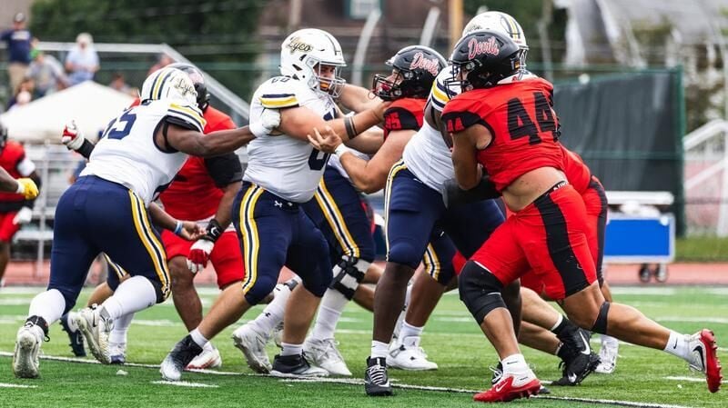 FB - Third Quarter Dominance Sparks Devils to CC Win Over Blue Jays