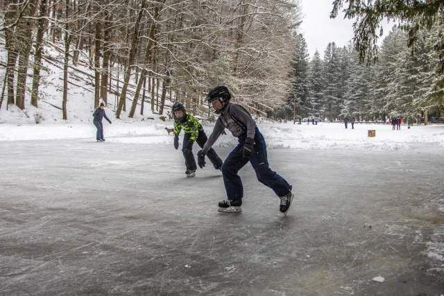 Top Outdoor Ice Skating Spots Across Pennsylvania