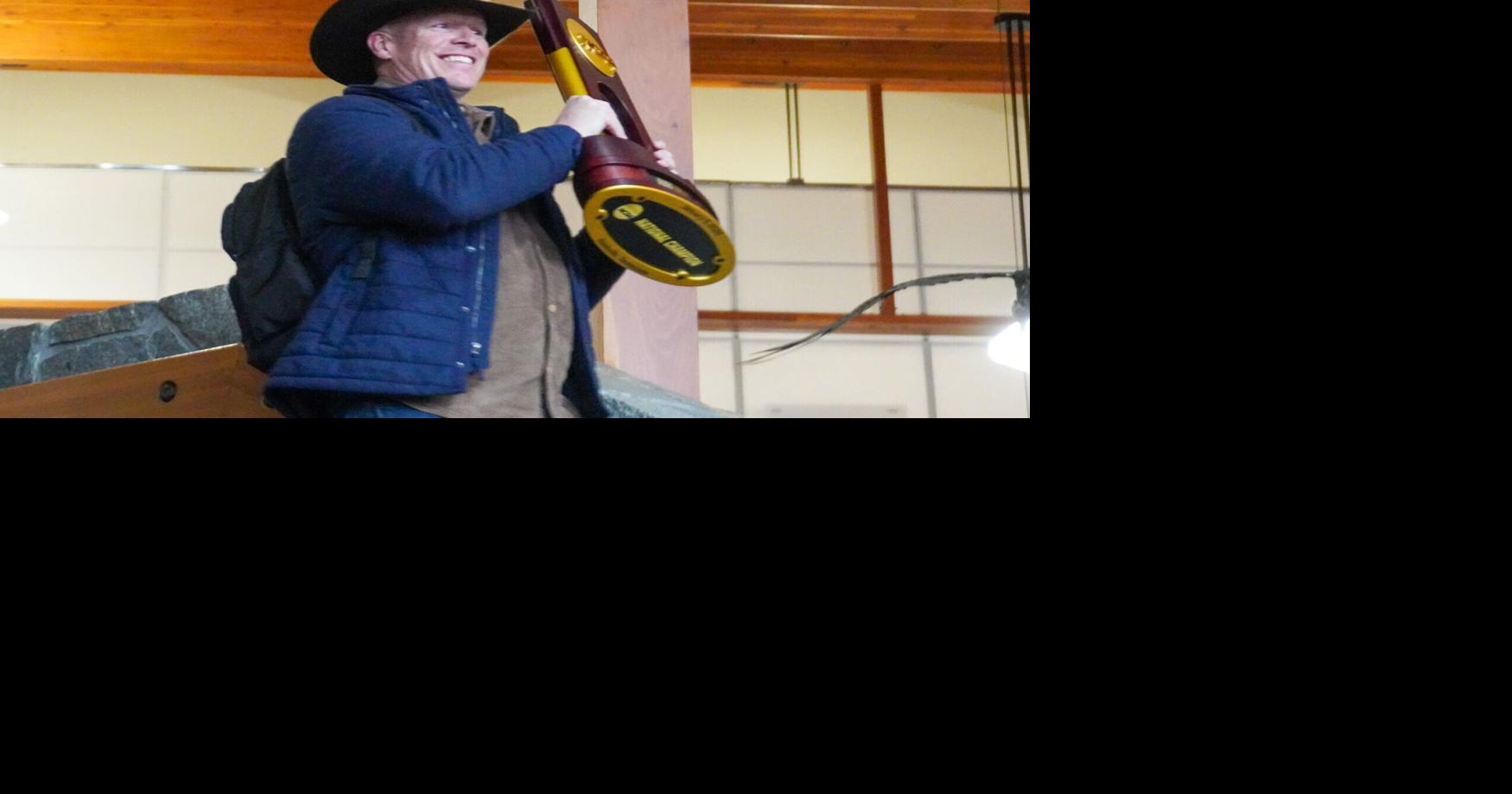 Happy homecoming: Champion Montana State Bobcats return to roaring airport welcome