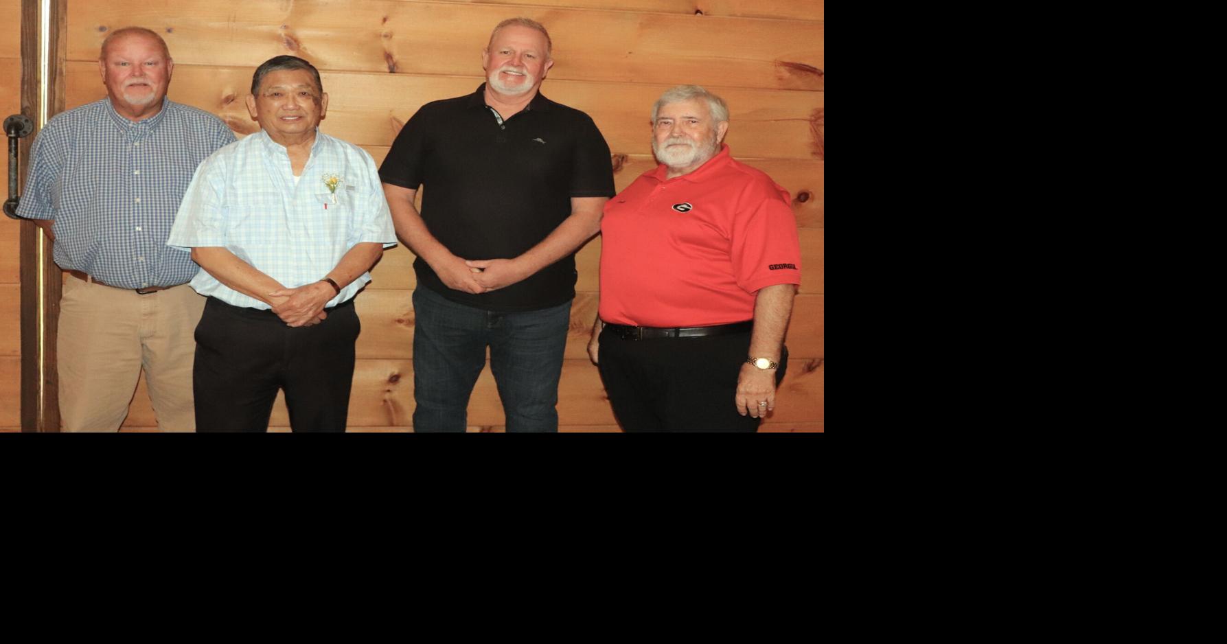 Chatsworth mayor retires