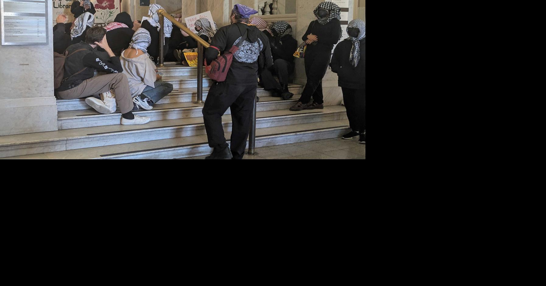 Students stage teach-in at Doe Library, UC Berkeley deploys riot gear ...