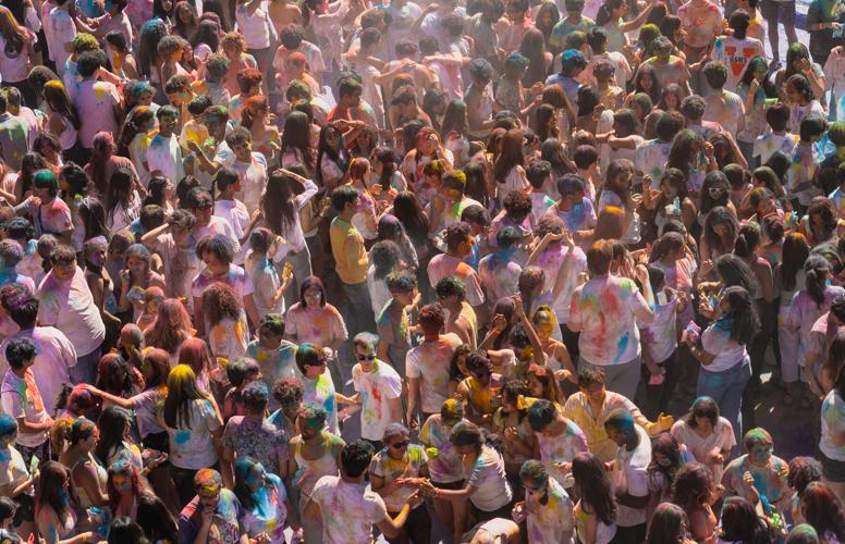 Color flies at Foothill as UC Berkeley students celebrate Holi