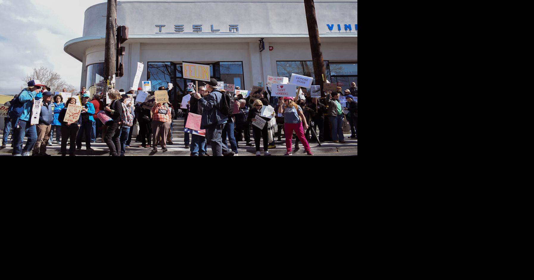 Hundreds mobilize outside Berkeley Tesla showroom in protest of Elon ...