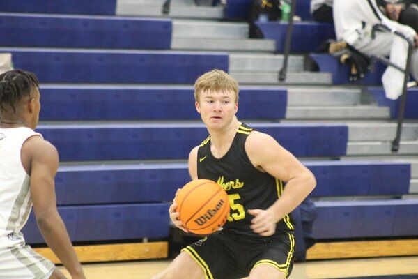 High school basketball: Defenses dominate as North Murray boys grab 43-31 win over Coahulla Creek; Reed's 32 lifts Lady Colts over North Murray