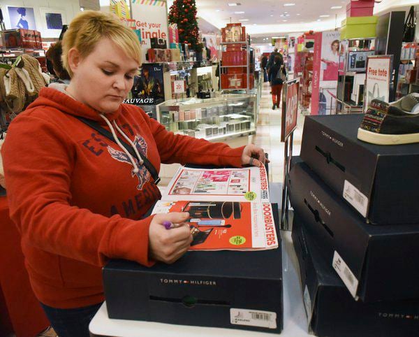 Seeing and touching: Shoppers look for bargains in local stores on Black Friday | Local News ...