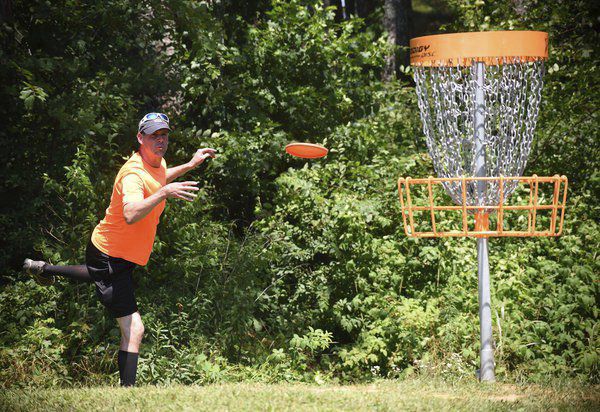 Inaugural disc golf tournament brings players to Westside Park (with VIDEO)  | Local News 