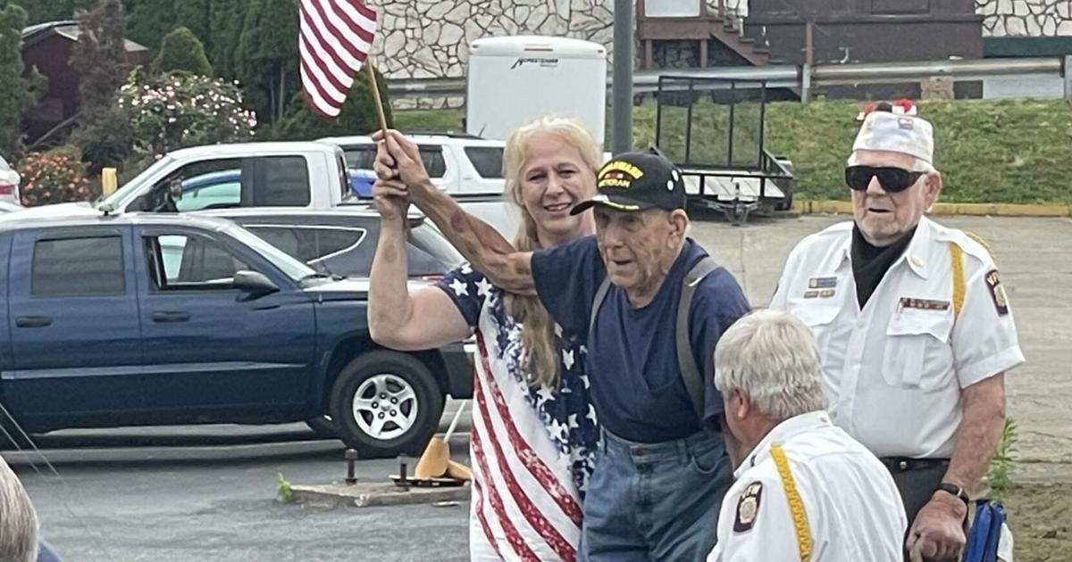Connellsville honors its fallen | Multimedia | dailycourier.com