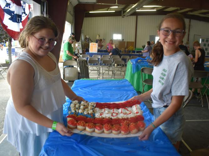 Patriotic cupcakes | Multimedia | dailycourier.com