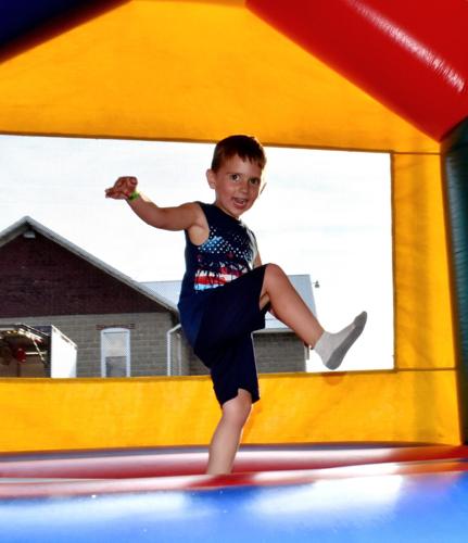 BULLSKIN FAIR FROLIC | Multimedia | dailycourier.com