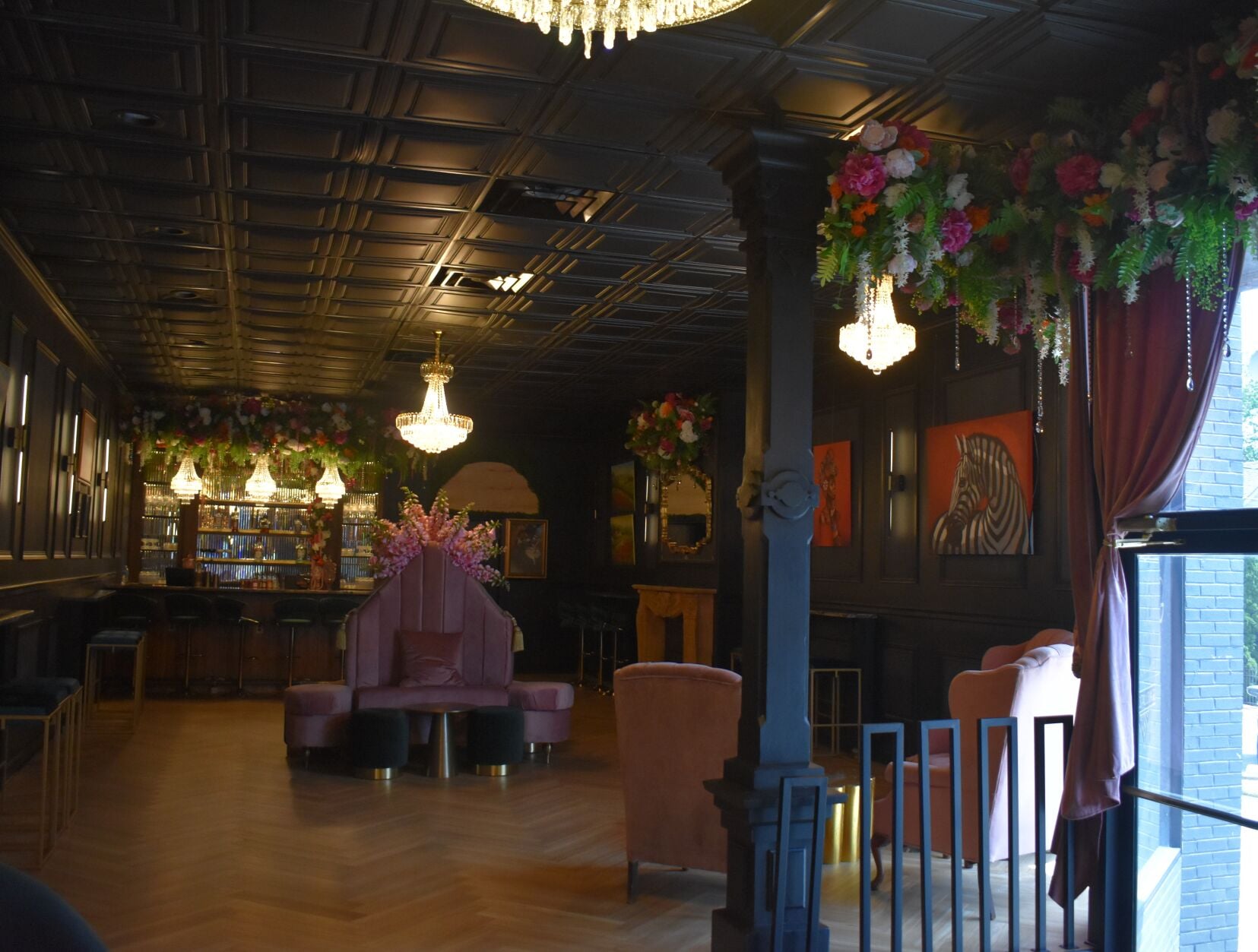 Rambling Rose Lounge