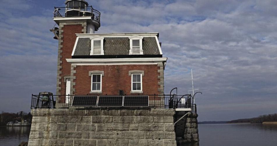 Lighthouse group gets $500K state grant for Hudson-Athens Lighthouse repairs