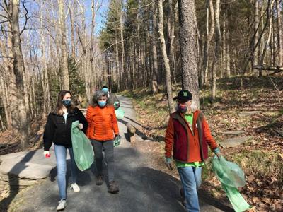 Hinchey joins Earth Day cleanup