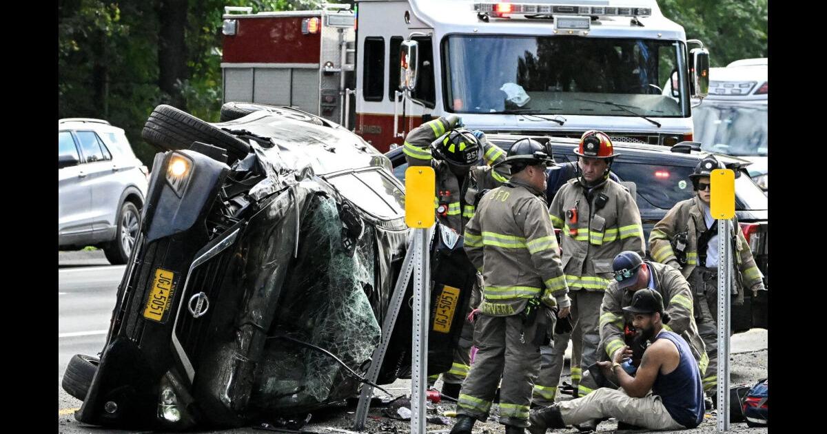 Driver flees Schenectady traffic stop, crashes; Juveniles held