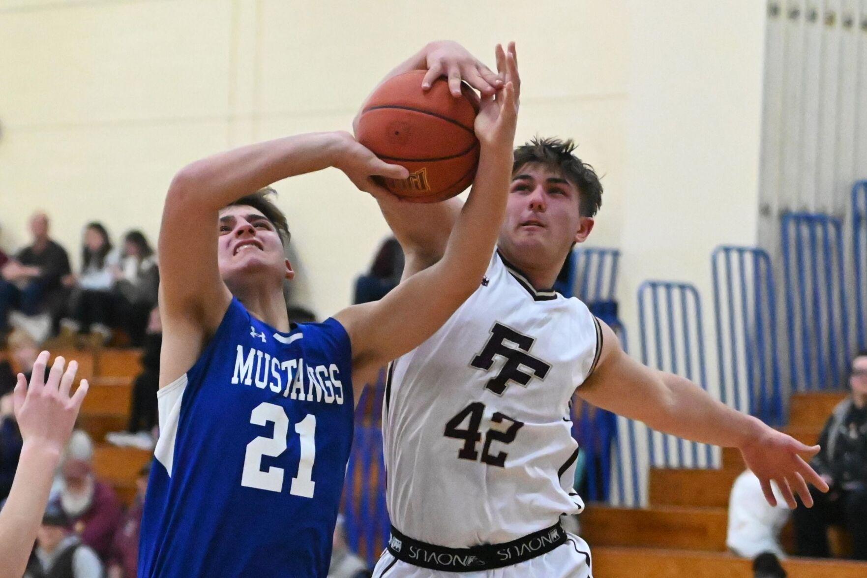 Basketball match photo 1
