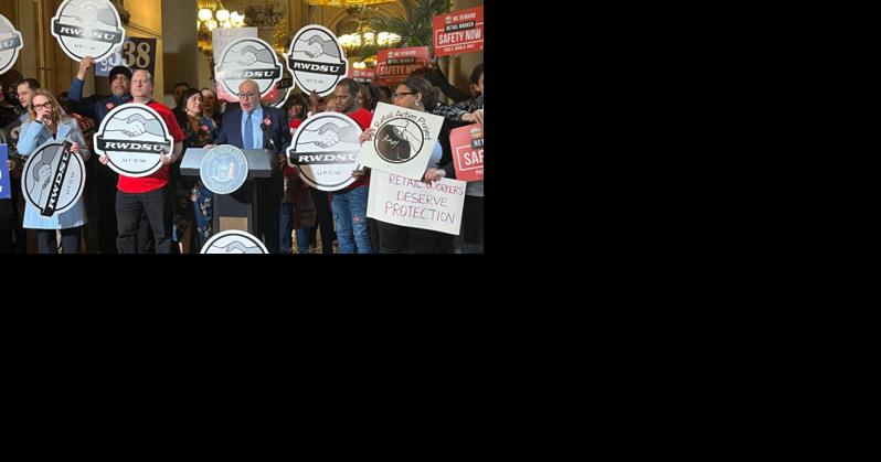 Retail workers push for stronger protection plans | News - Vimarsana News