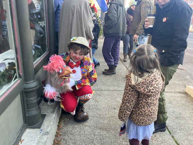 Athens goes back in time for annual Victorian Stroll Greene County