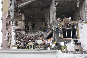 Zelenskyy prepares for Trump meeting as Russia bombards Kyiv