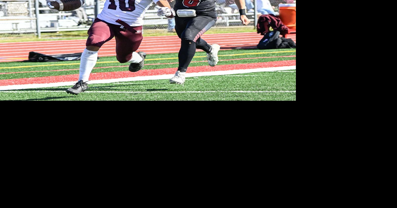 Gloversville football spoils Scotia homecoming to clinch No. 3 seed in North Division