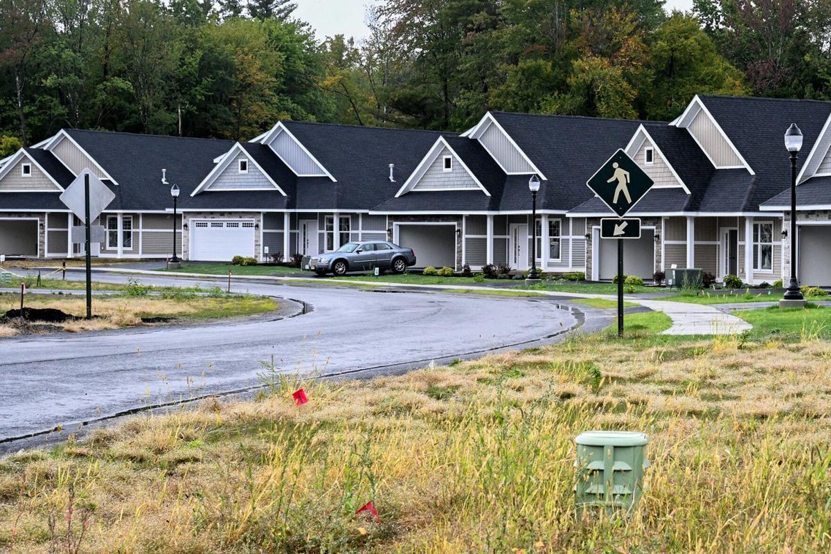 Photos Whispering Pines housing development, Rotterdam Photo