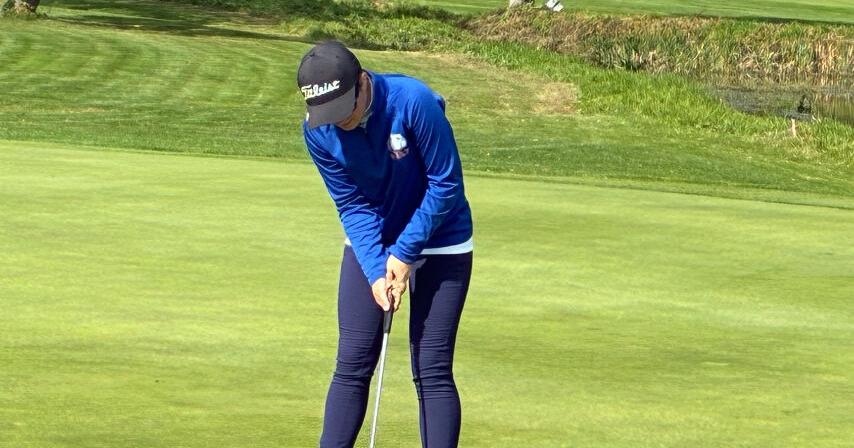 Hayden Knapp close putt