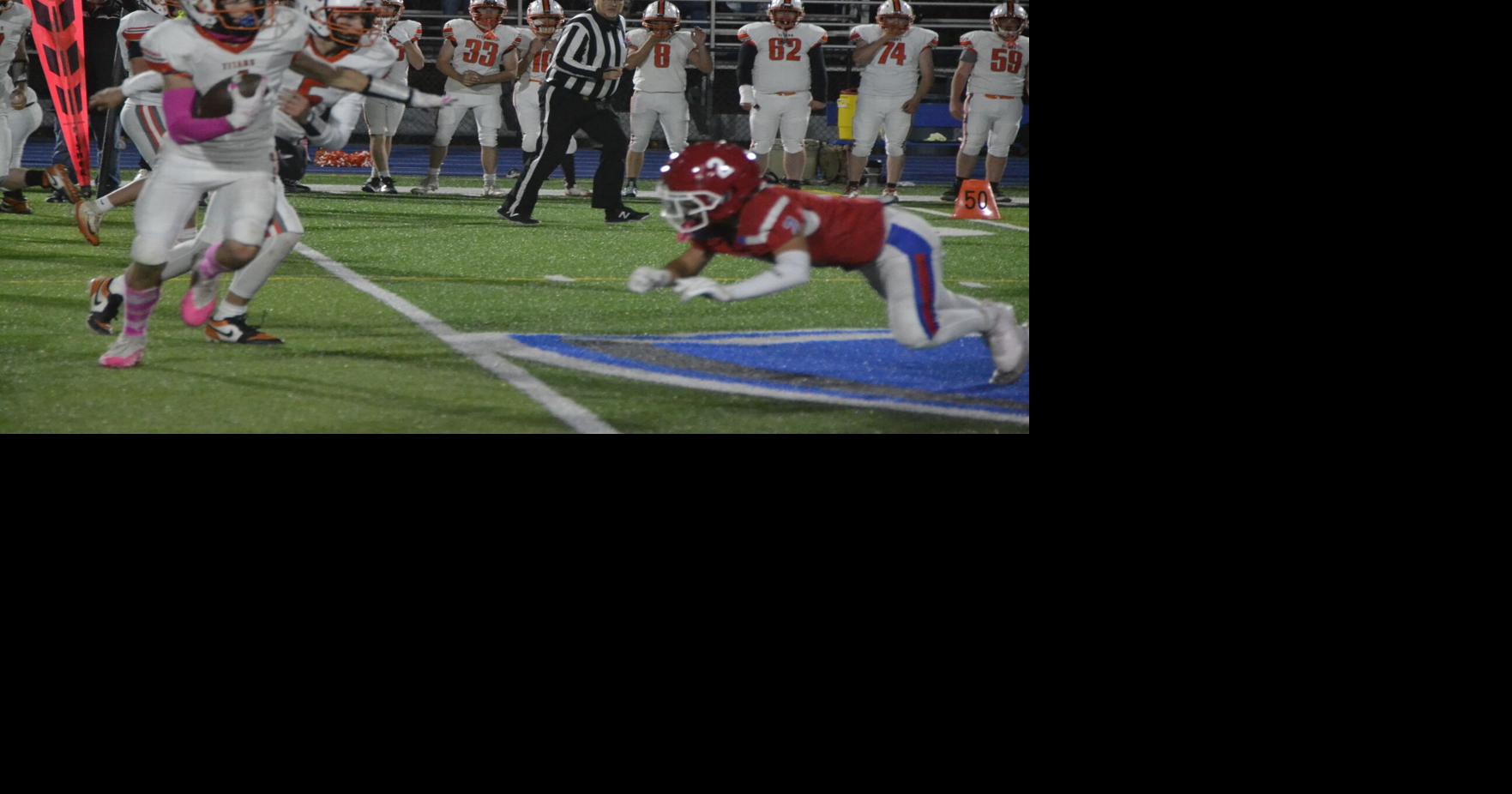 Titans football holds off Broadalbin-Perth, 16-13