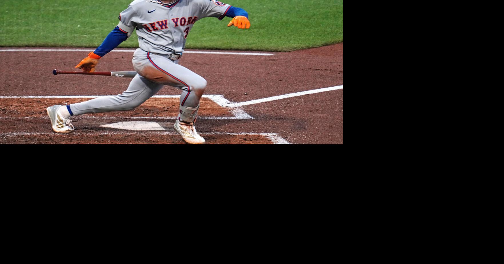 Mets rookie outfielder Carson Benge leaves game with left wrist soreness after making sliding catch New York Mets rookie outfielder Carson Benge has been removed from Friday night's game against the Pittsburgh Pirates with left wrist soreness AP Aug 7, 2026 24 mins ago