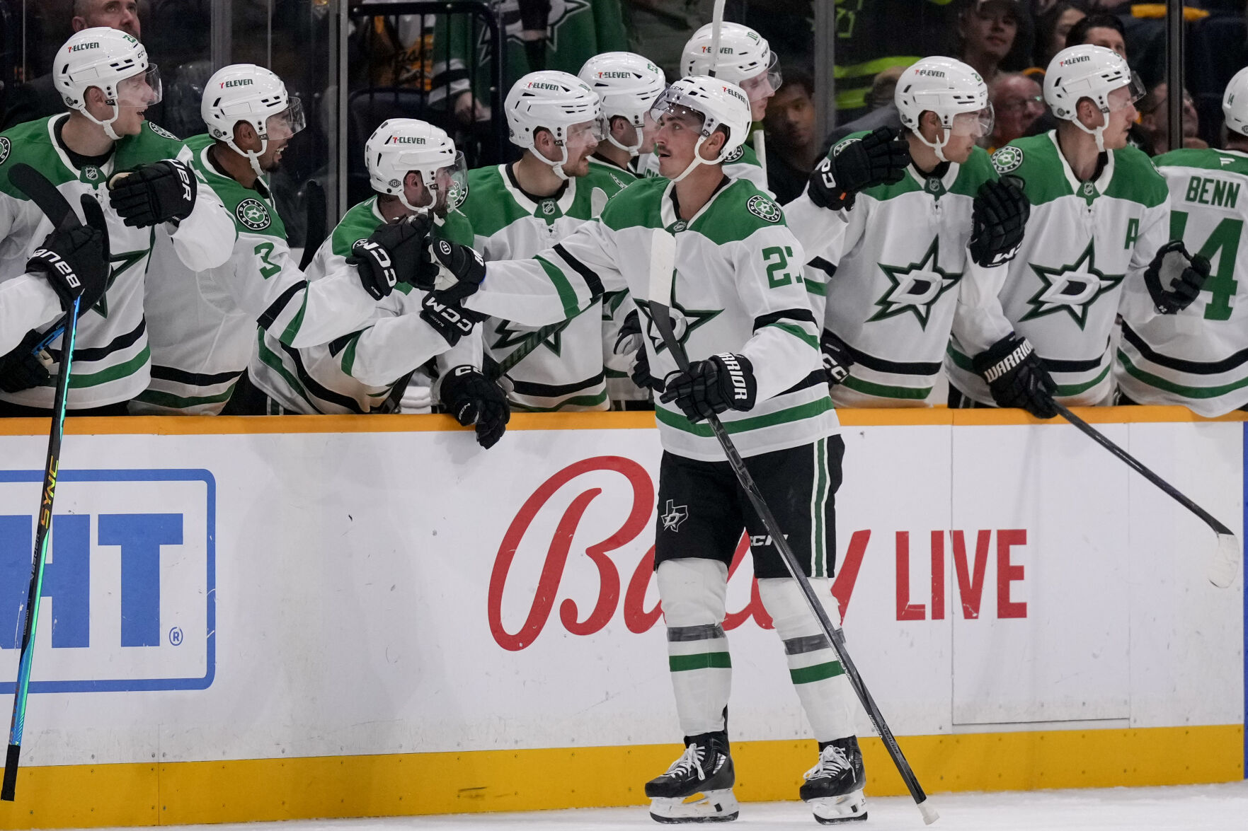 Dallas Stars Score 4 Goals In 5 Shots To Take Down Predators 4-3 In ...