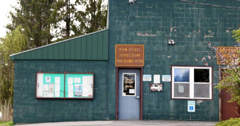 Oppenheim revisits, downsizes town hall plans - Vimarsana News