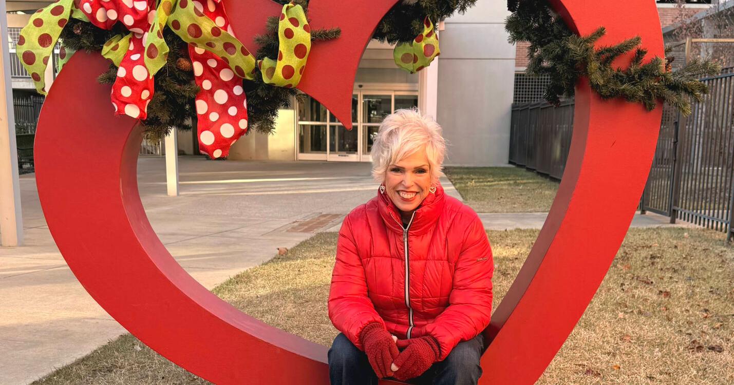 Women suffer heart attacks too . Understanding risks , symptoms and how to save yourself