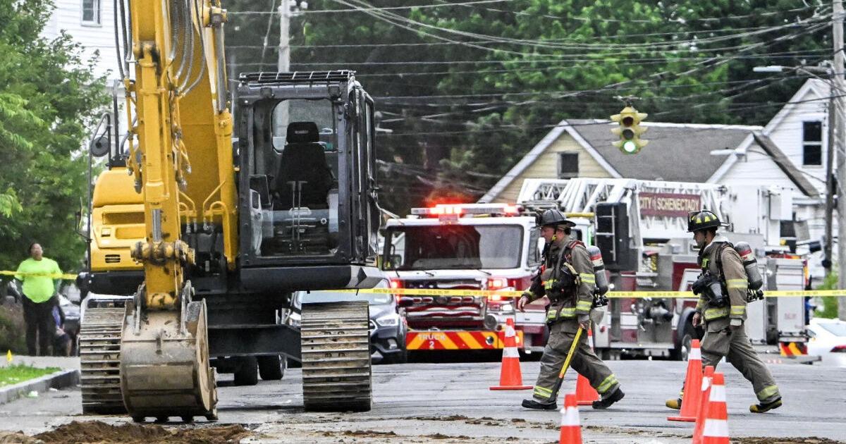 Ruptured gas main prompts evacuations in Schenectady